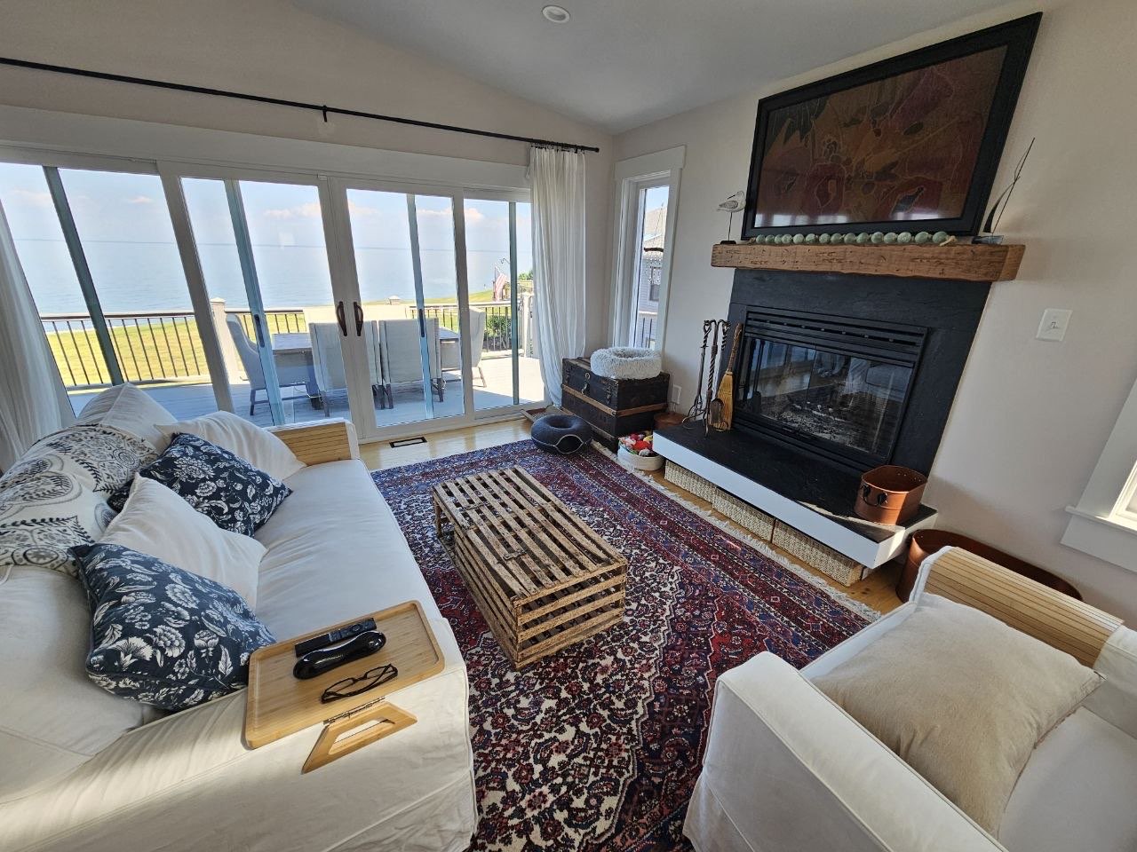 A living room cleaned by Sweeney Cleaning Solutions